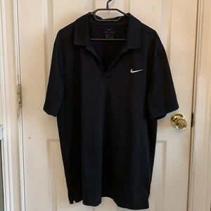 Men's Nike 3 button shirt